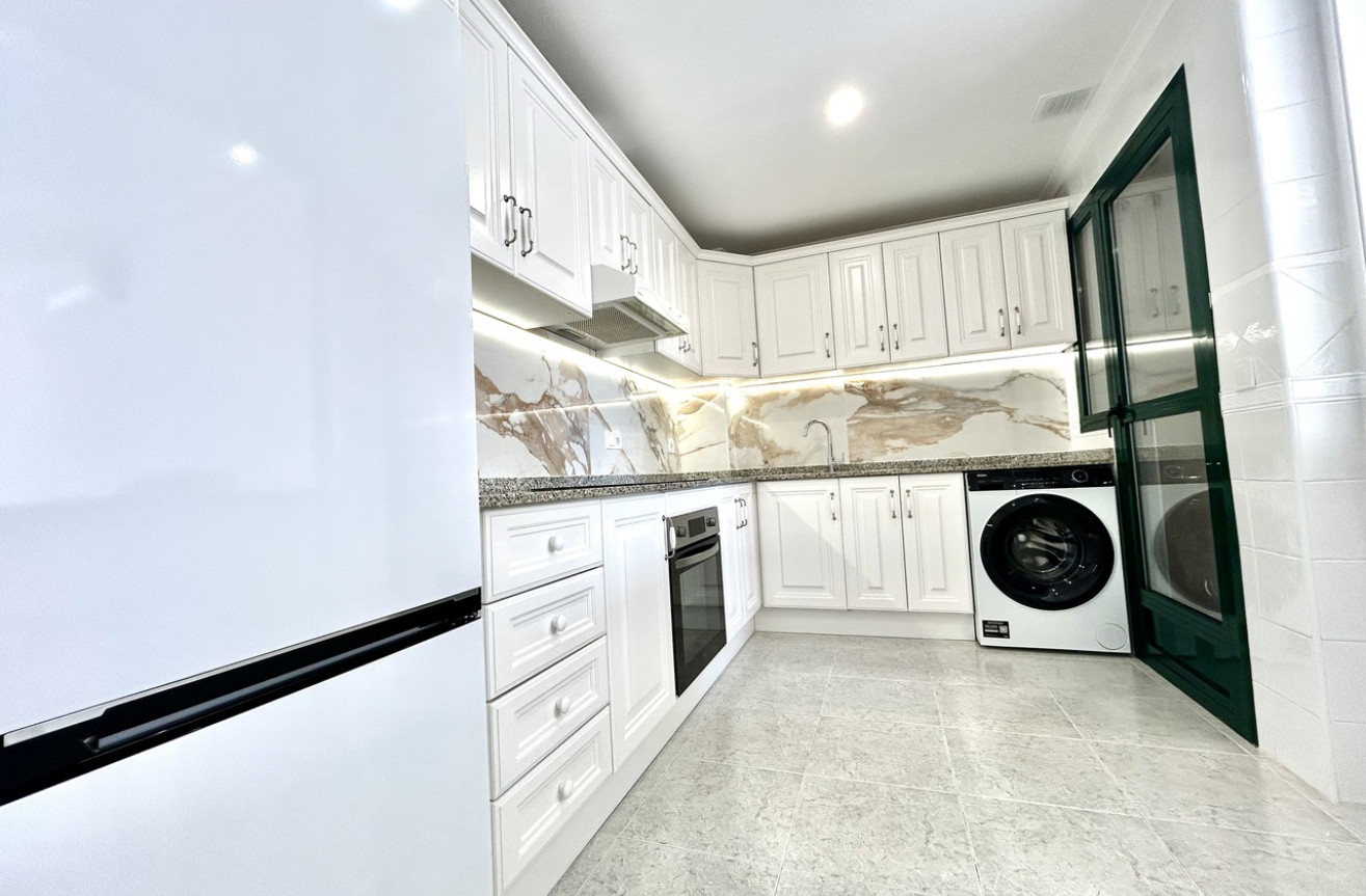 Resale - Apartment / flat - Campoamor - Costa Blanca