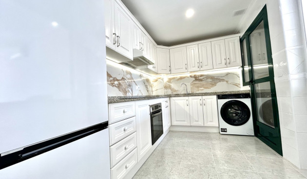 Resale - Apartment / flat - Campoamor - Costa Blanca