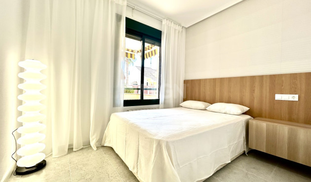 Resale - Apartment / flat - Campoamor - Costa Blanca