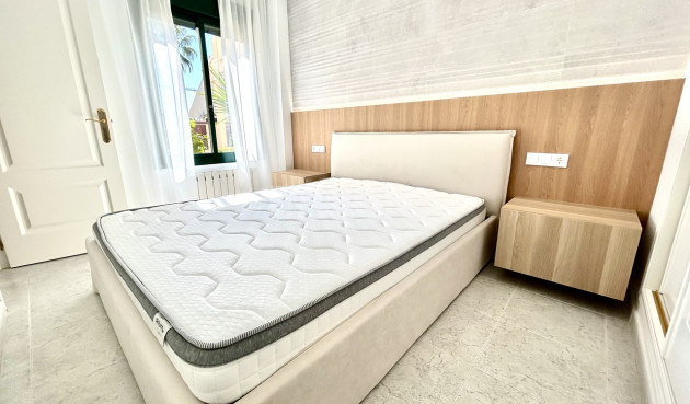 Resale - Apartment / flat - Campoamor - Costa Blanca