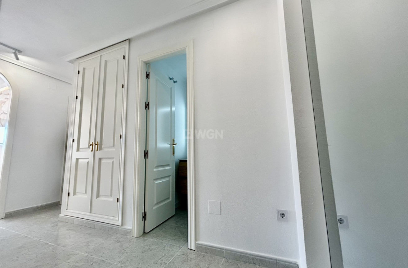 Resale - Apartment / flat - Campoamor - Costa Blanca