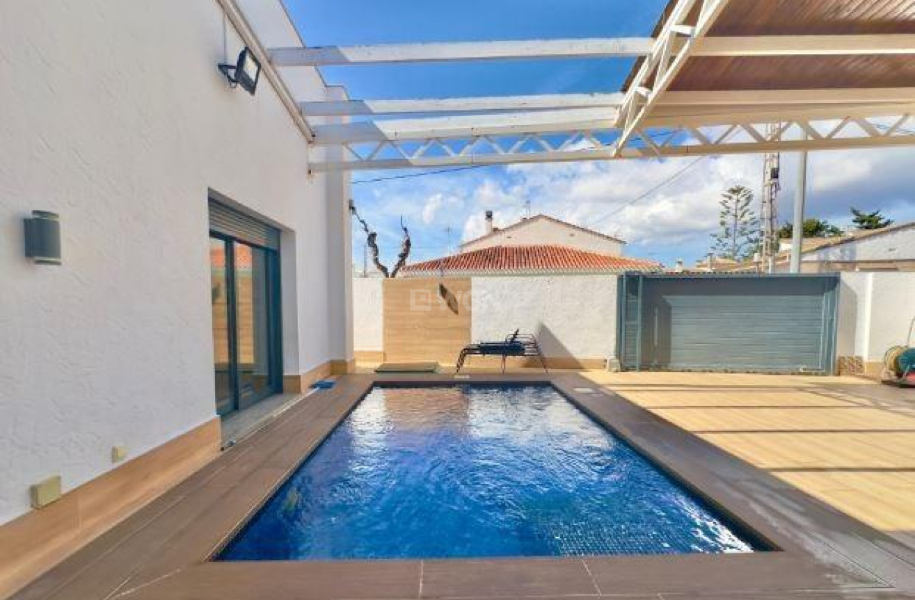 Resale - Villa - Pilar de la Horadada - Torre De La Horadada