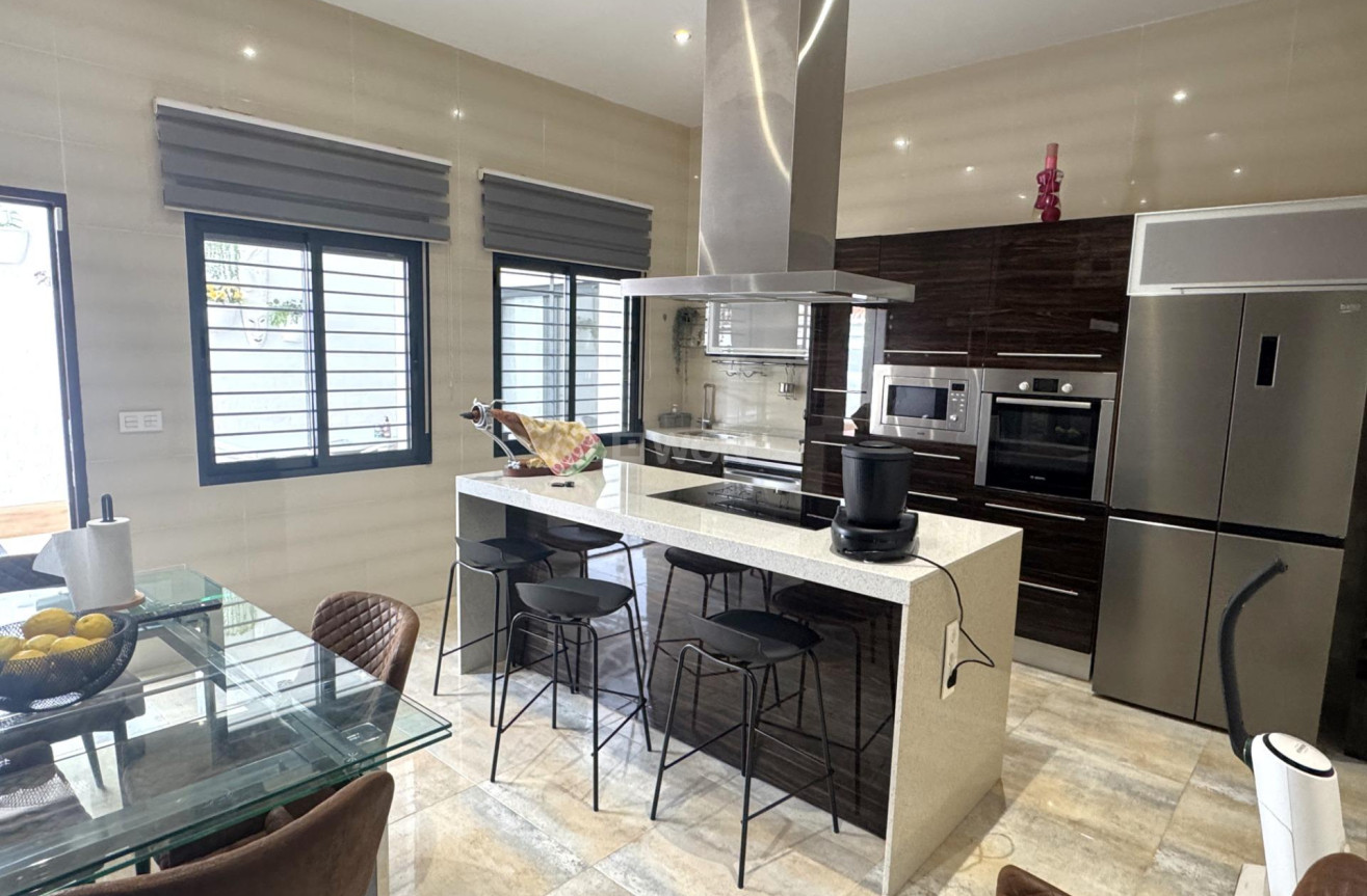 Resale - Villa - Pilar de la Horadada - Torre De La Horadada