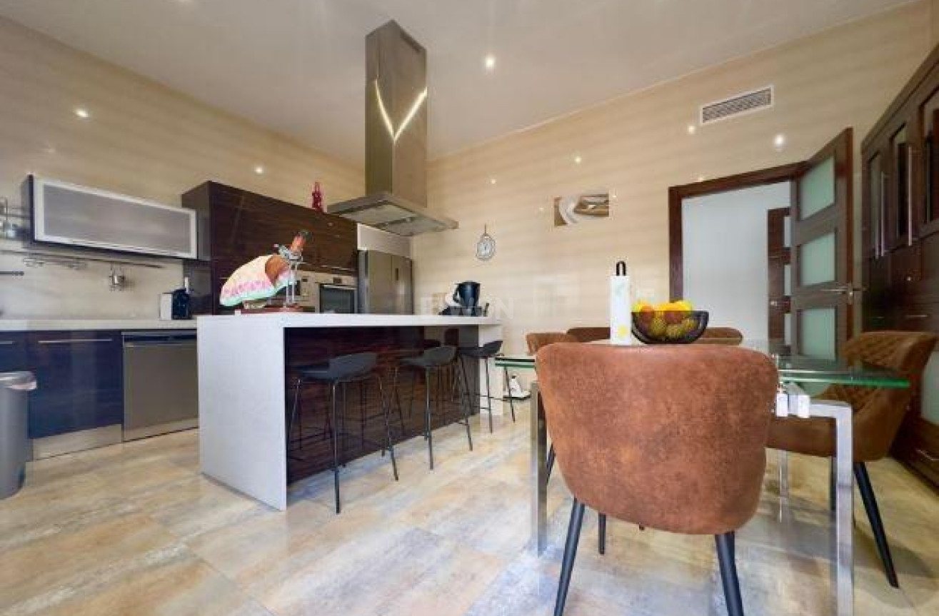 Resale - Villa - Pilar de la Horadada - Torre De La Horadada