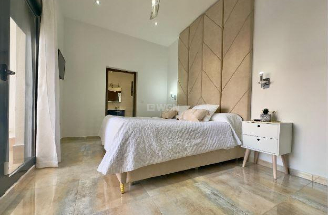 Resale - Villa - Pilar de la Horadada - Torre De La Horadada