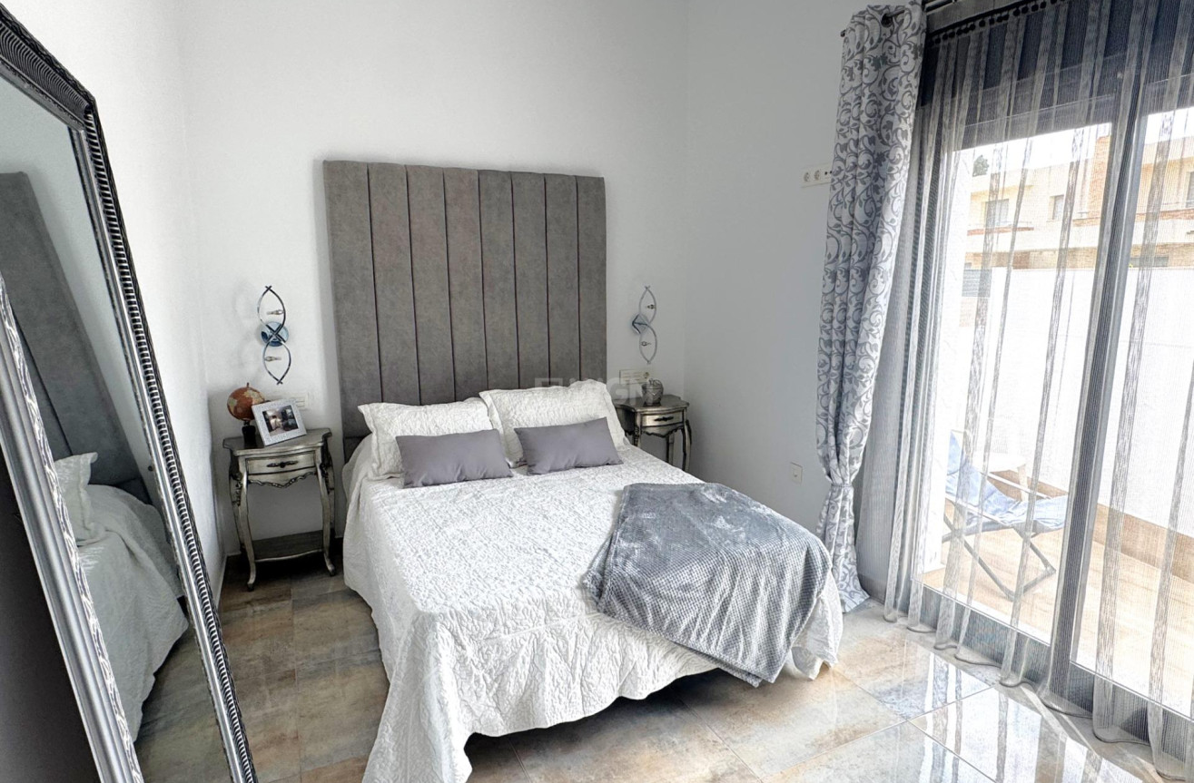 Resale - Villa - Pilar de la Horadada - Torre De La Horadada