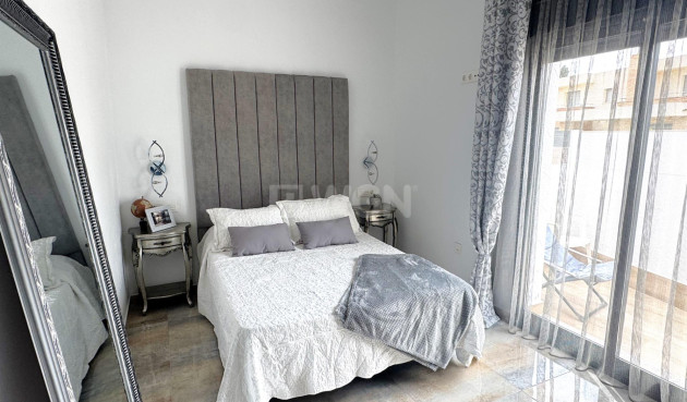 Resale - Villa - Pilar de la Horadada - Torre De La Horadada