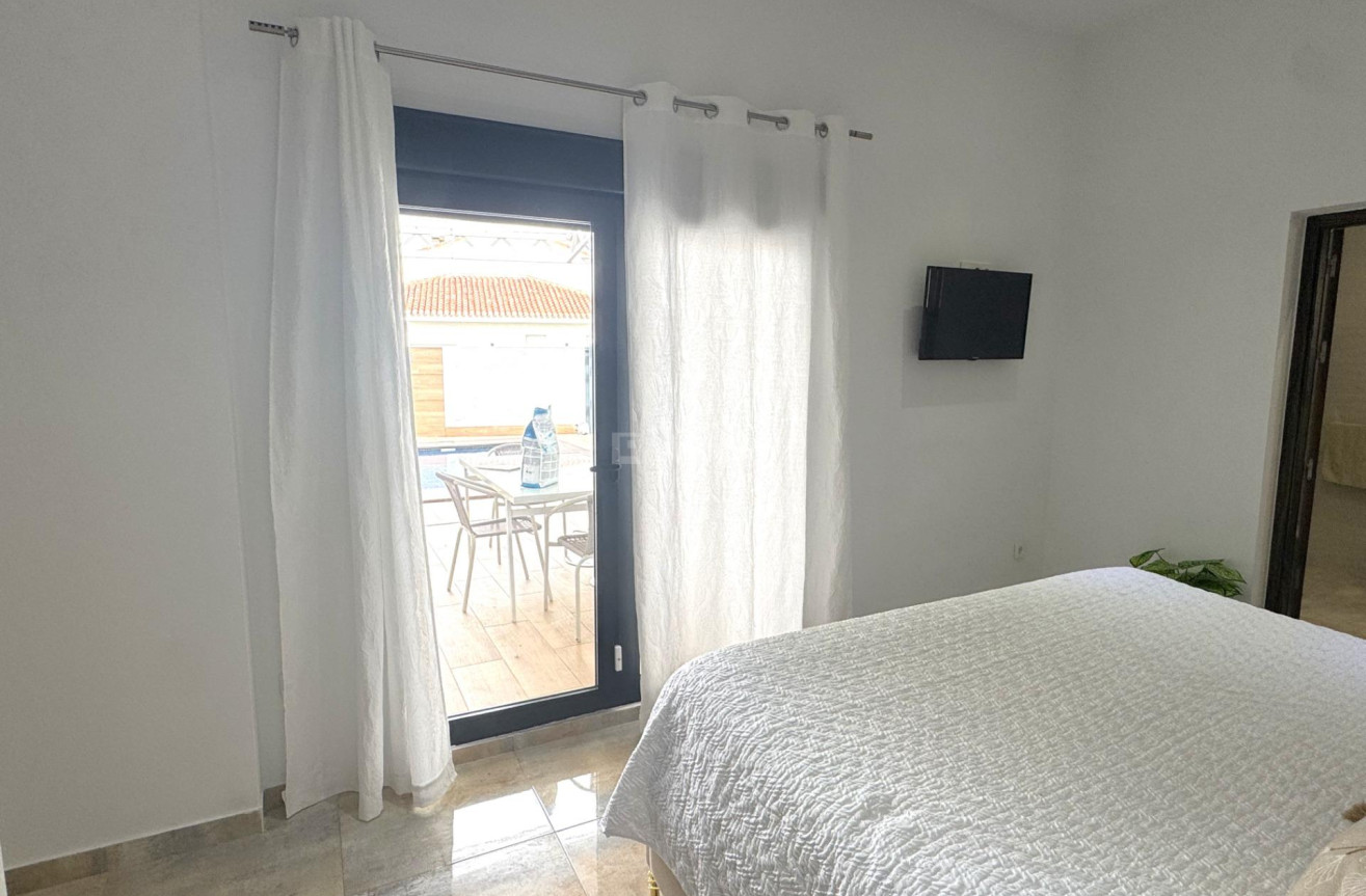 Resale - Villa - Pilar de la Horadada - Torre De La Horadada