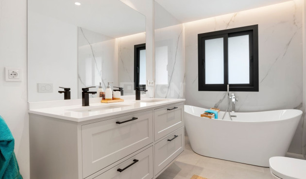 Resale - Villa - Benahavís - Cortés