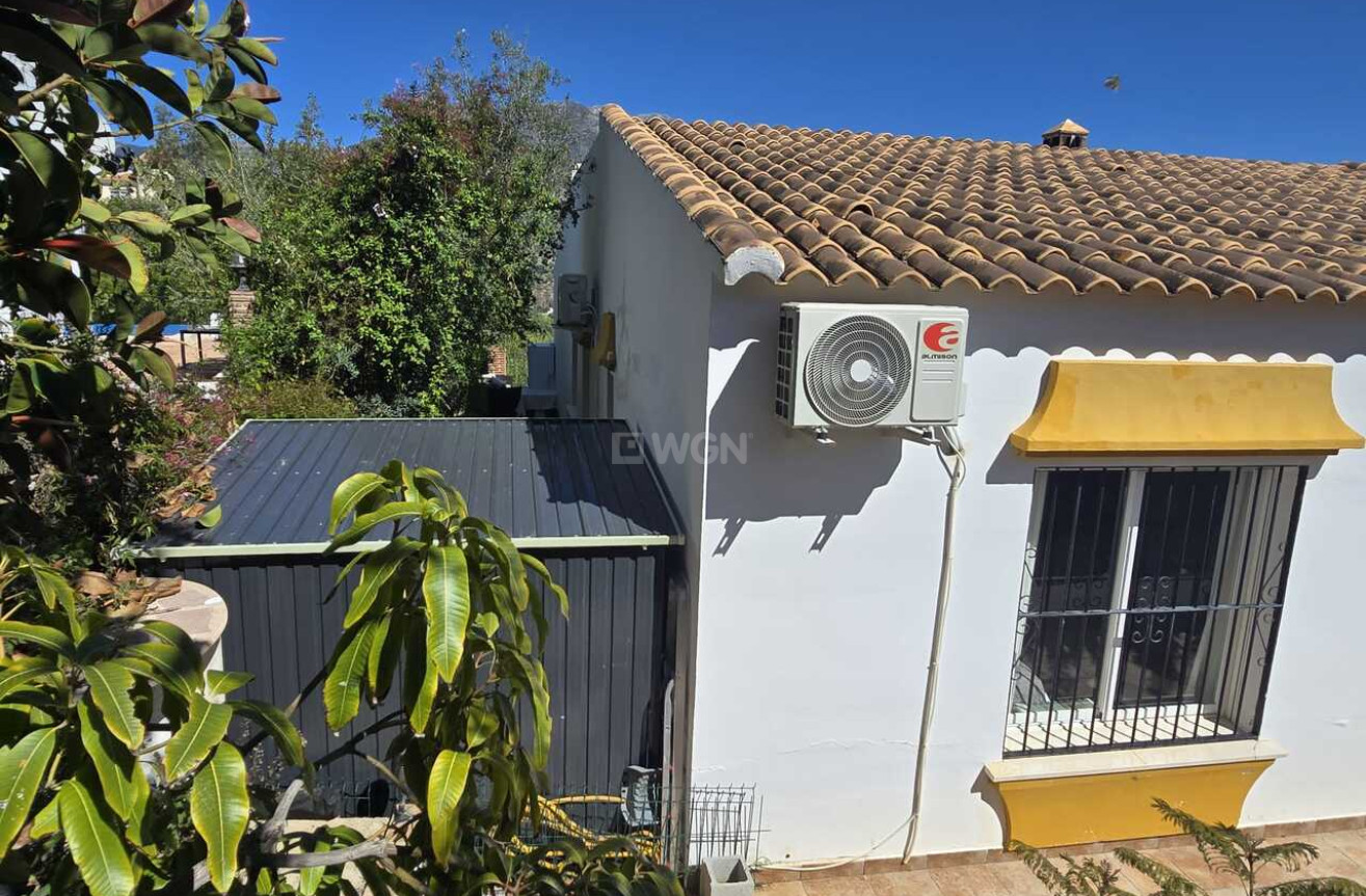 Resale - Villa - Vinuela - Inland