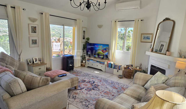 Resale - Villa - Vinuela - Inland