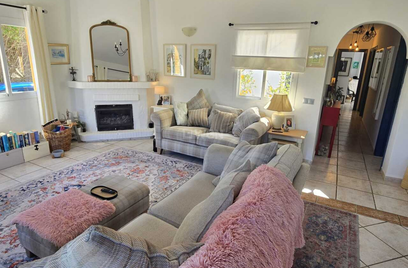 Resale - Villa - Vinuela - Inland