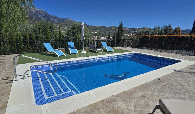 Resale - Villa - Vinuela - Inland