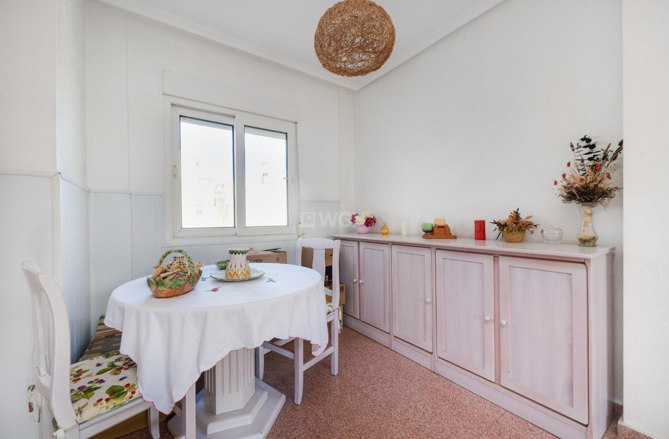 Resale - Apartment / flat - Torrevieja - Costa Blanca