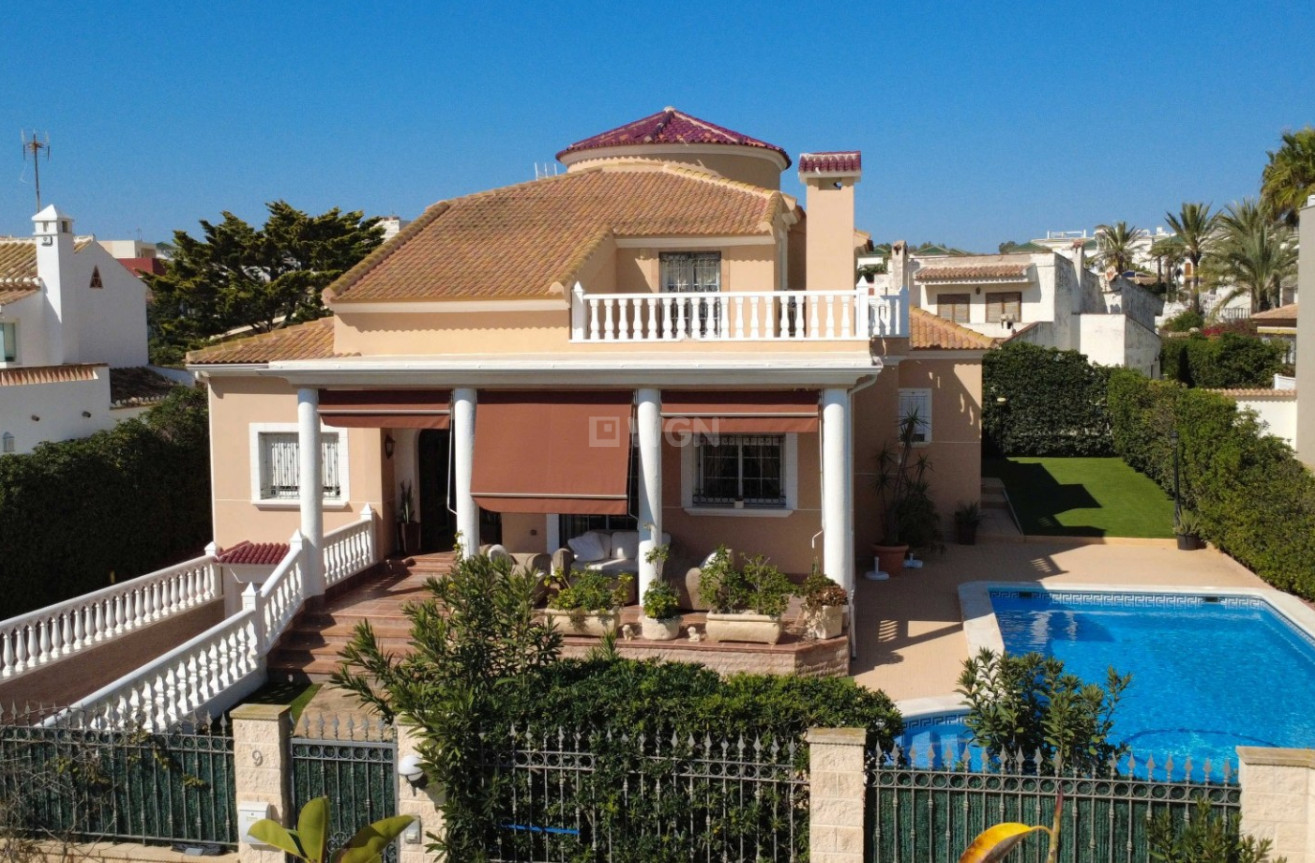 Resale - Villa - Torrevieja - Costa Blanca