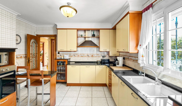 Resale - Villa - Torrevieja - Costa Blanca