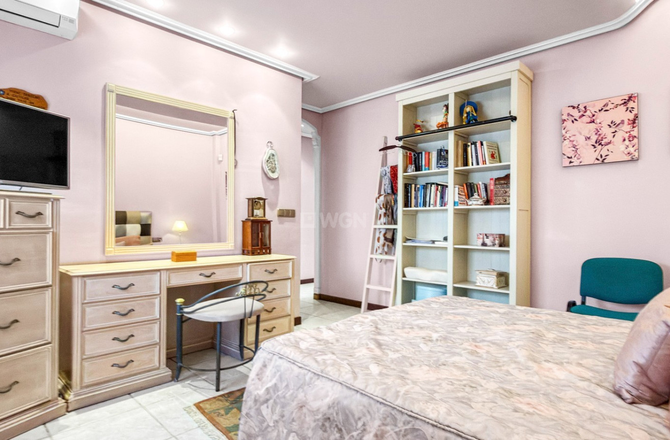 Resale - Villa - Torrevieja - Costa Blanca