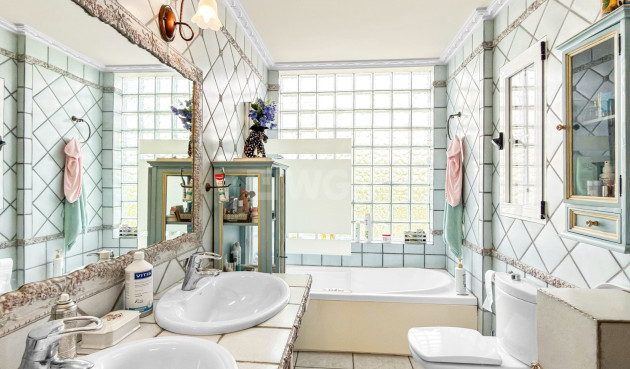 Resale - Villa - Torrevieja - Costa Blanca