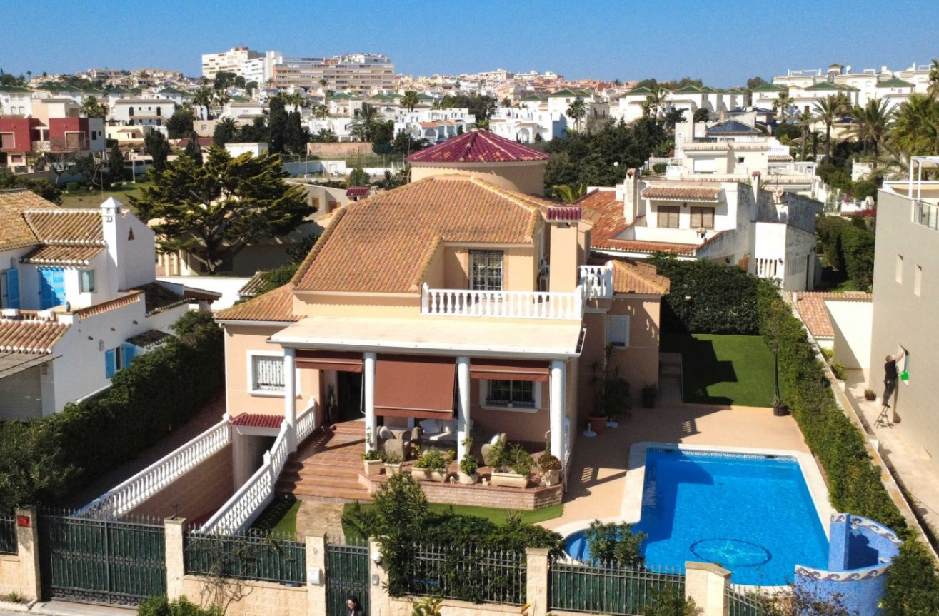 Resale - Villa - Torrevieja - Costa Blanca