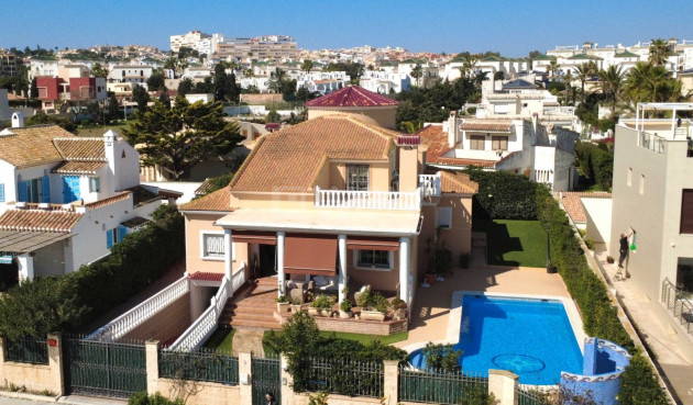 Resale - Villa - Torrevieja - Costa Blanca