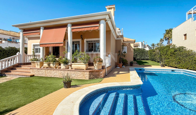 Resale - Villa - Torrevieja - Costa Blanca