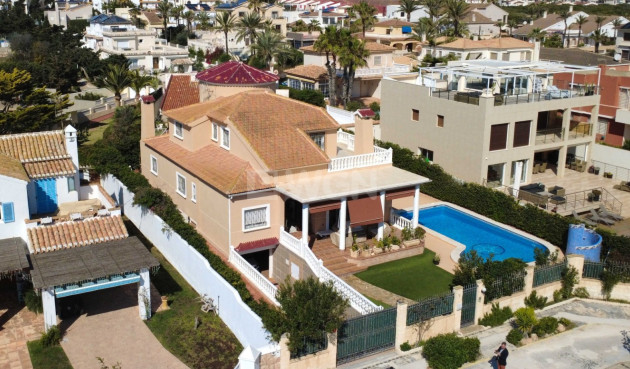Resale - Villa - Torrevieja - Costa Blanca