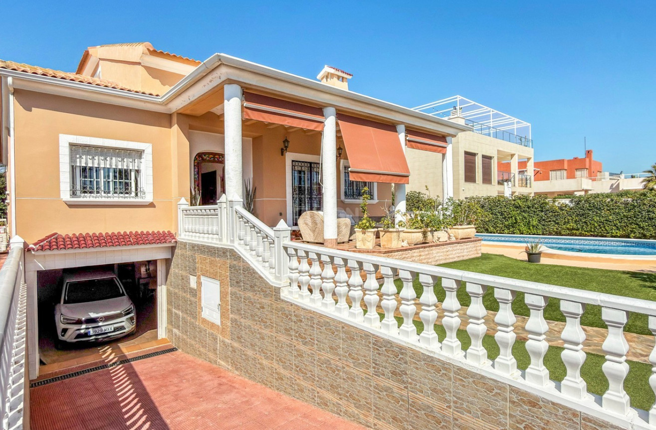 Resale - Villa - Torrevieja - Costa Blanca