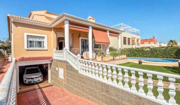 Resale - Villa - Torrevieja - Costa Blanca