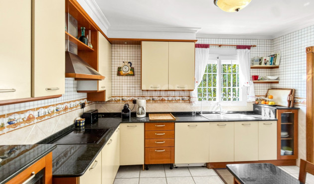 Resale - Villa - Torrevieja - Costa Blanca