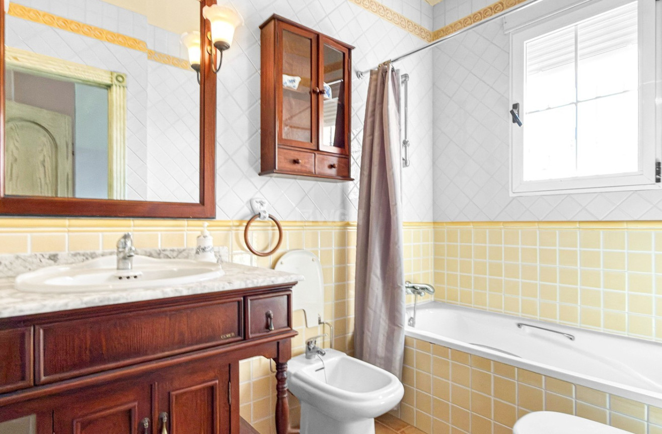 Resale - Villa - Torrevieja - Costa Blanca