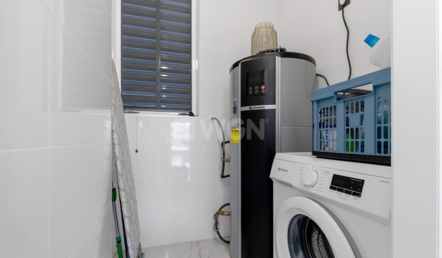 Resale - Apartment / flat - Guardamar del Segura - El Raso