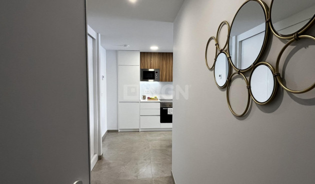 Odsprzedaż - Mieszkanie w bloku - Torrevieja - Playa del Cura