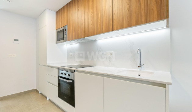 Odsprzedaż - Mieszkanie w bloku - Torrevieja - Playa del Cura