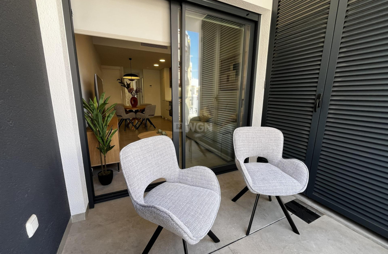 Odsprzedaż - Mieszkanie w bloku - Torrevieja - Playa del Cura