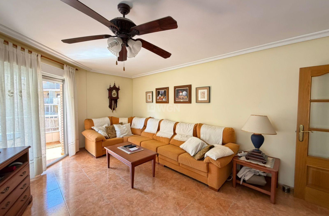 Resale - Apartment / flat - Torrevieja - Playa del Cura