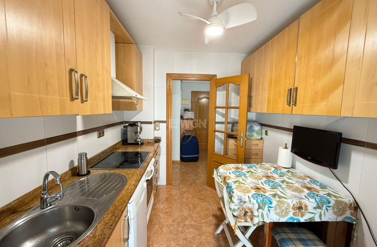 Resale - Apartment / flat - Torrevieja - Playa del Cura