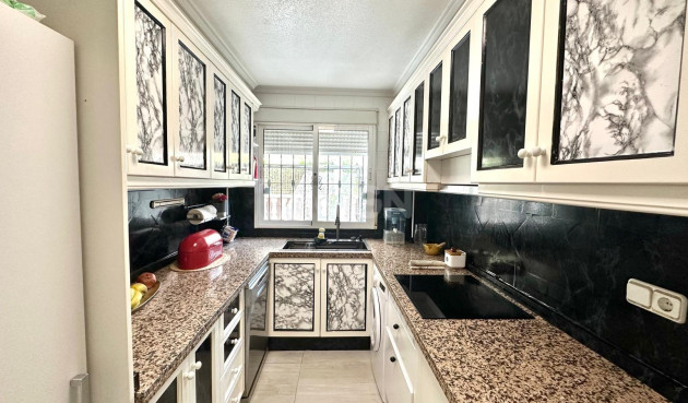 Resale - Villa - Orihuela Costa - La Regia