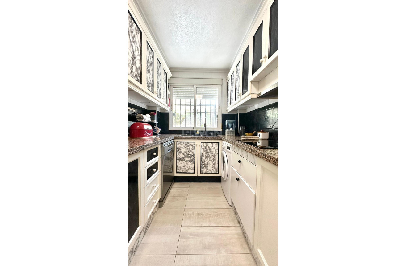 Resale - Villa - Orihuela Costa - La Regia