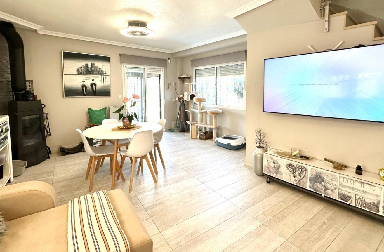 Resale - Villa - Orihuela Costa - La Regia