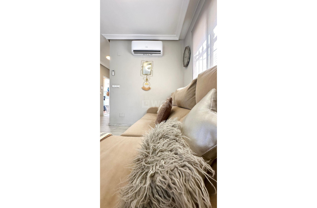 Resale - Villa - Orihuela Costa - La Regia