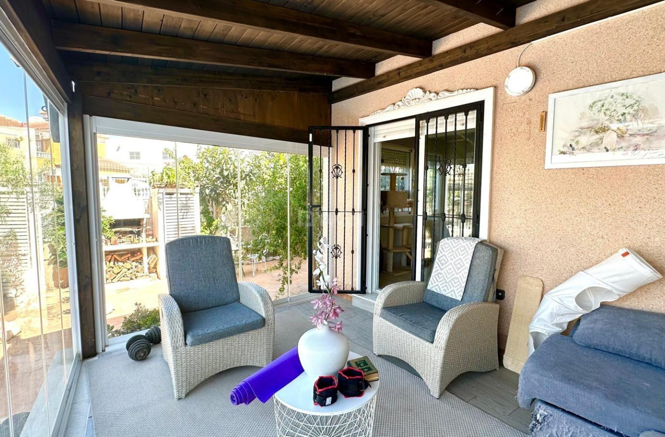 Resale - Villa - Orihuela Costa - La Regia