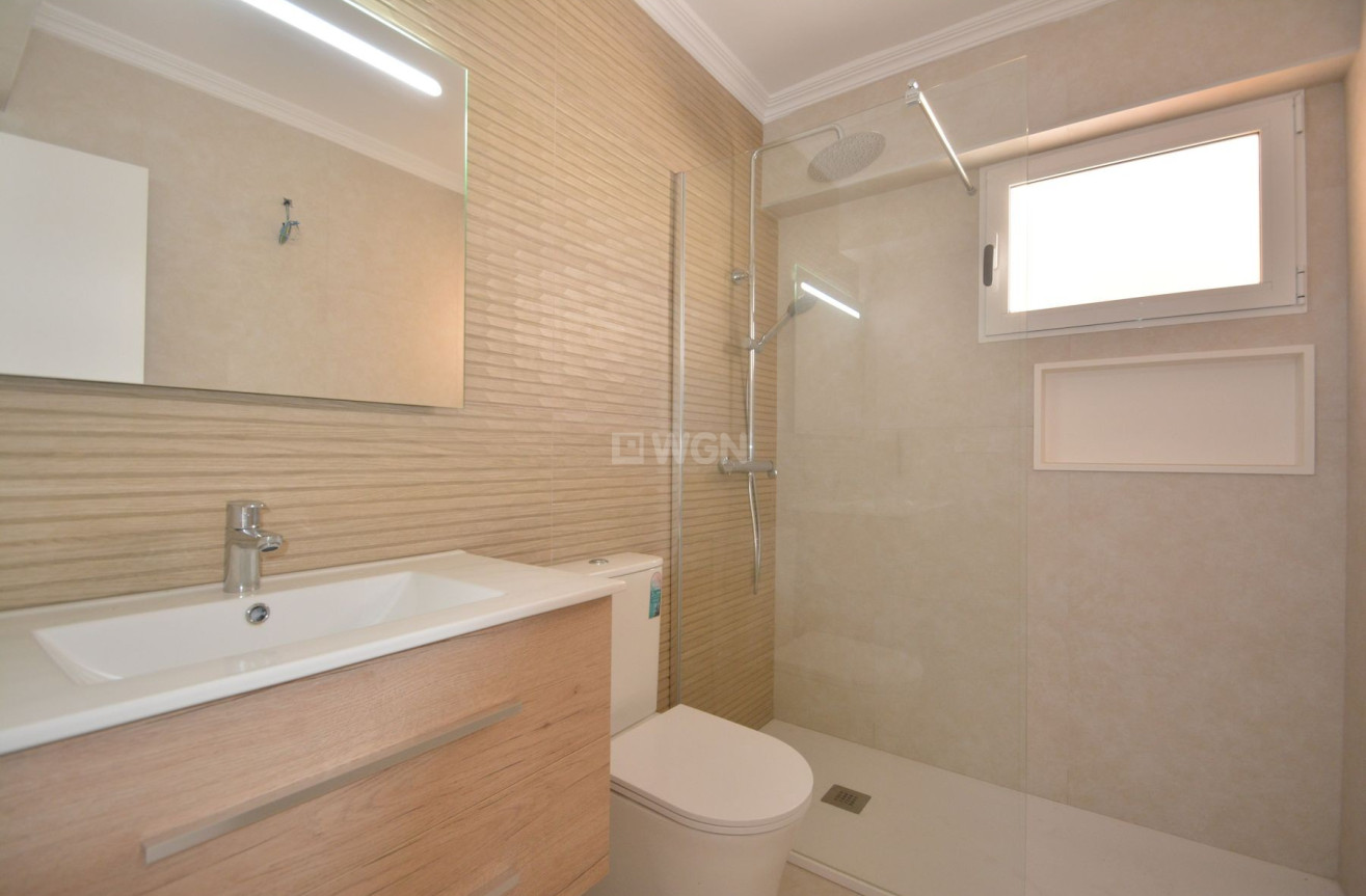 Odsprzedaż - Mieszkanie w bloku - Torrevieja - Costa Blanca