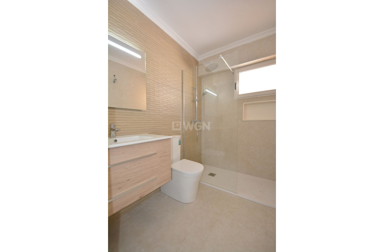 Odsprzedaż - Mieszkanie w bloku - Torrevieja - Costa Blanca