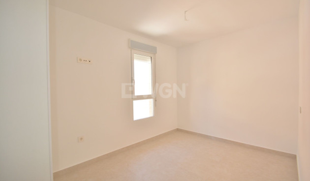 Odsprzedaż - Mieszkanie w bloku - Torrevieja - Costa Blanca