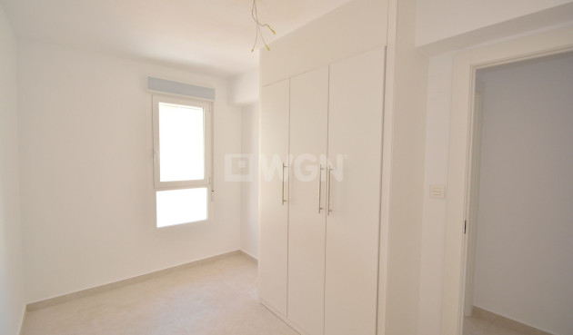 Odsprzedaż - Mieszkanie w bloku - Torrevieja - Costa Blanca
