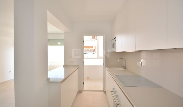 Odsprzedaż - Mieszkanie w bloku - Torrevieja - Costa Blanca