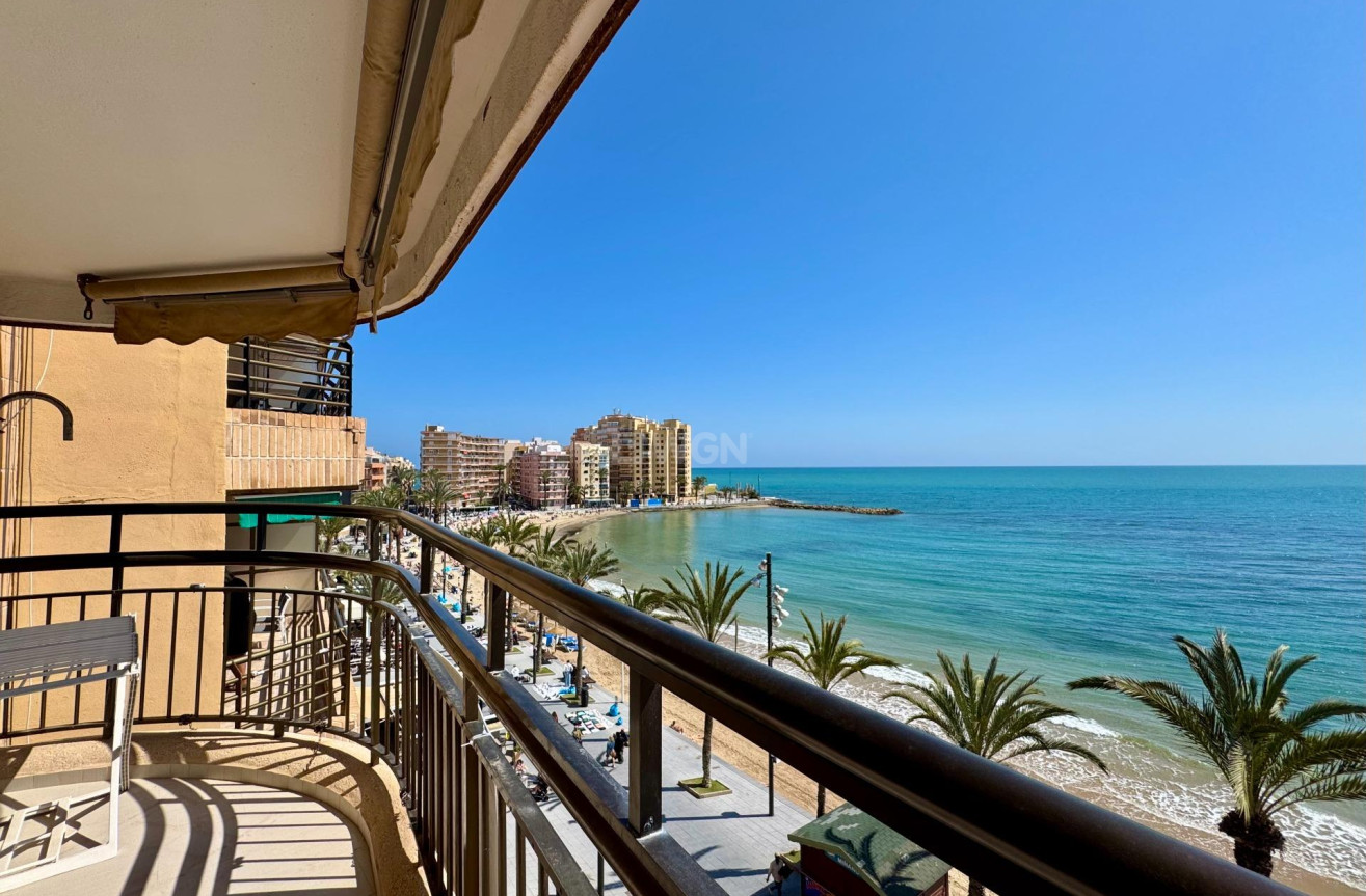 Resale - Apartment / flat - Torrevieja - Estacion De Autobuses