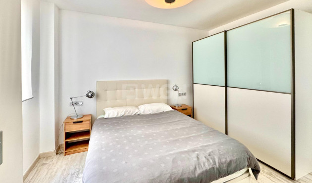 Resale - Apartment / flat - Torrevieja - Estacion De Autobuses