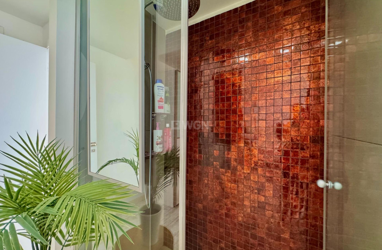 Resale - Apartment / flat - Torrevieja - Estacion De Autobuses