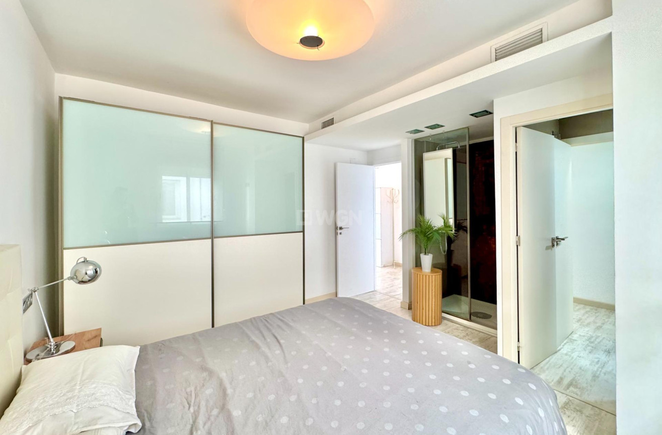 Resale - Apartment / flat - Torrevieja - Estacion De Autobuses